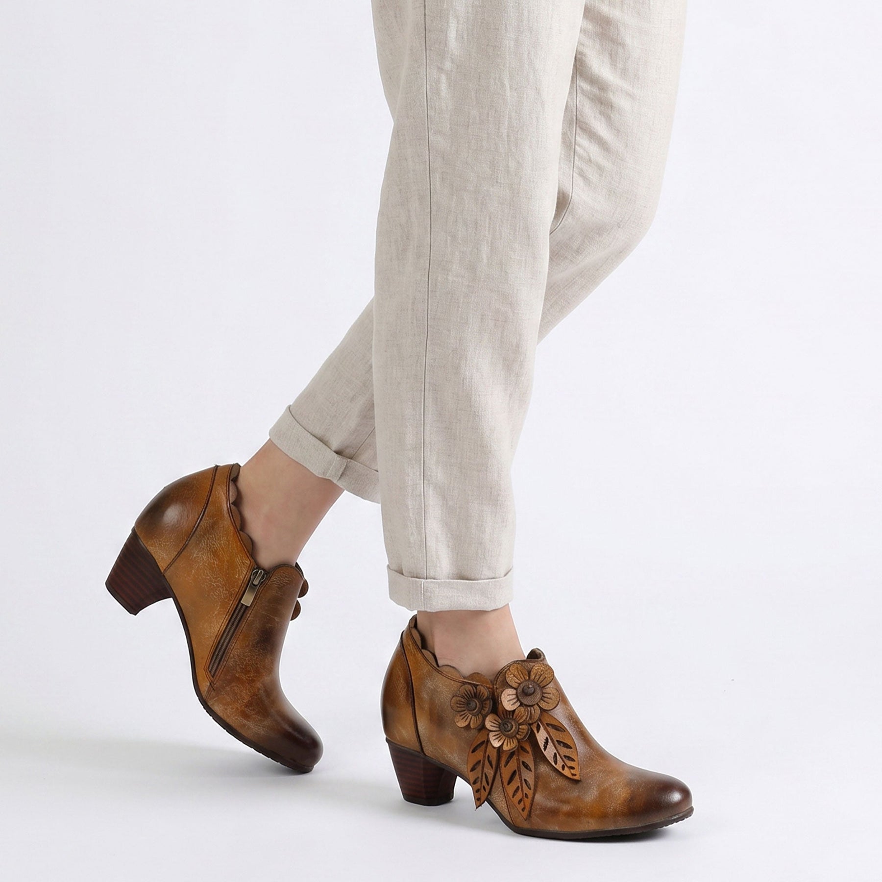 Retro Handmade Floral Leather Low-Heel Pumps