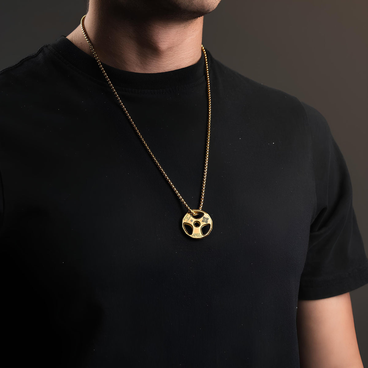 CHARLIE | POWER PLATE PENDANT NECKLACE