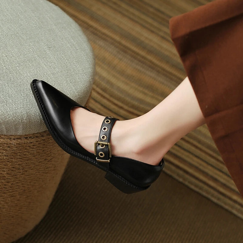 CLARA | MID-HEEL RETRO LEATHER PUMPS