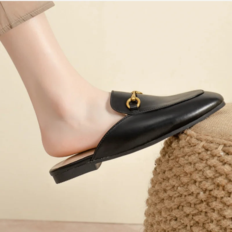PENELOPE | WOMEN'S CLOSED-TOE MULES WITH METAL CHAIN