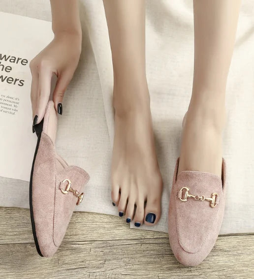 PENELOPE | WOMEN'S CLOSED-TOE MULES WITH METAL CHAIN