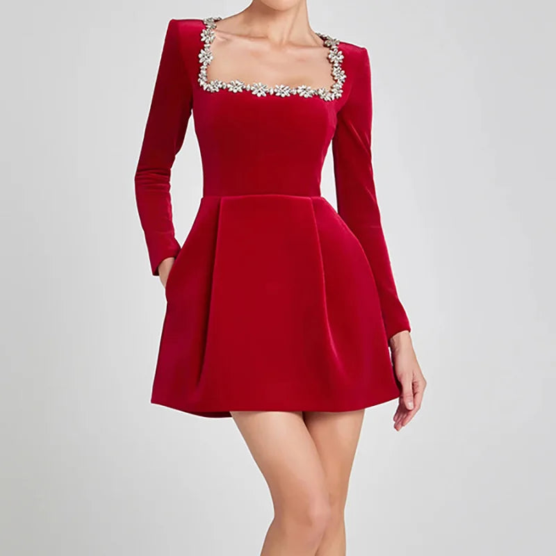Evelyn | Elegant Velvet Long-Sleeve Dress