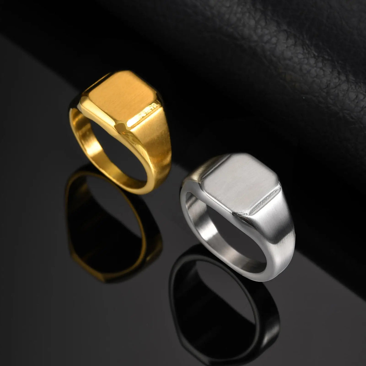 TYLER | SQUARE SIGNET RING