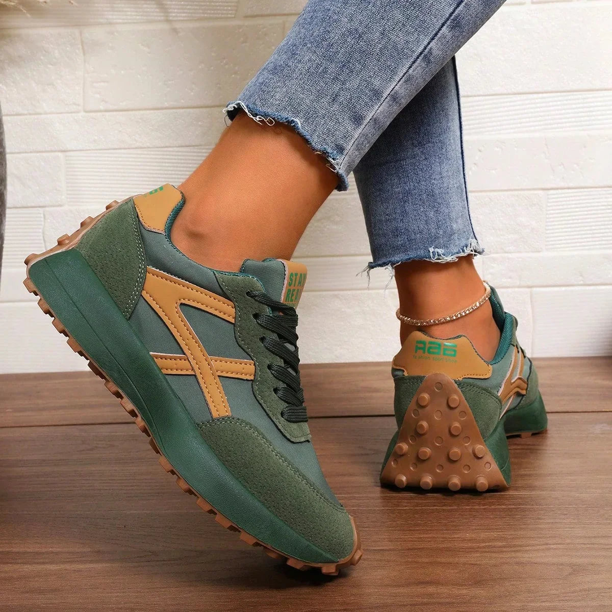 LISA ⎹ WOMEN’S ORTHOPEDIC TRAINERS