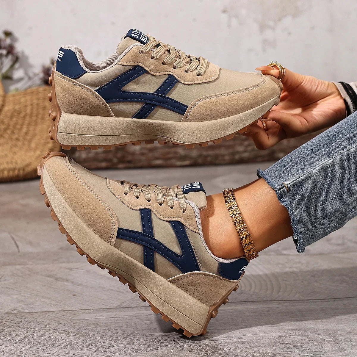 LISA ⎹ WOMEN’S ORTHOPEDIC TRAINERS