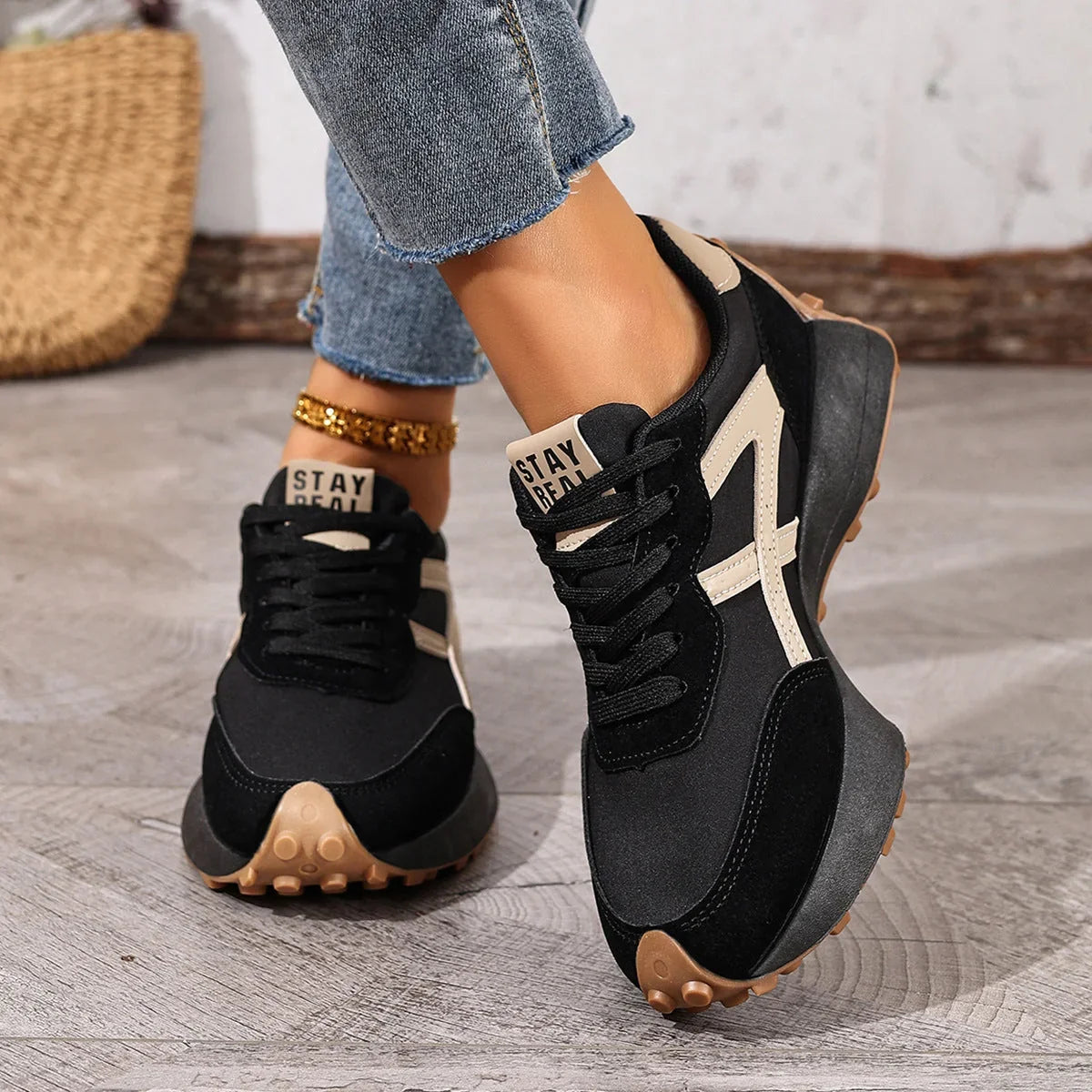 LISA ⎹ WOMEN’S ORTHOPEDIC TRAINERS