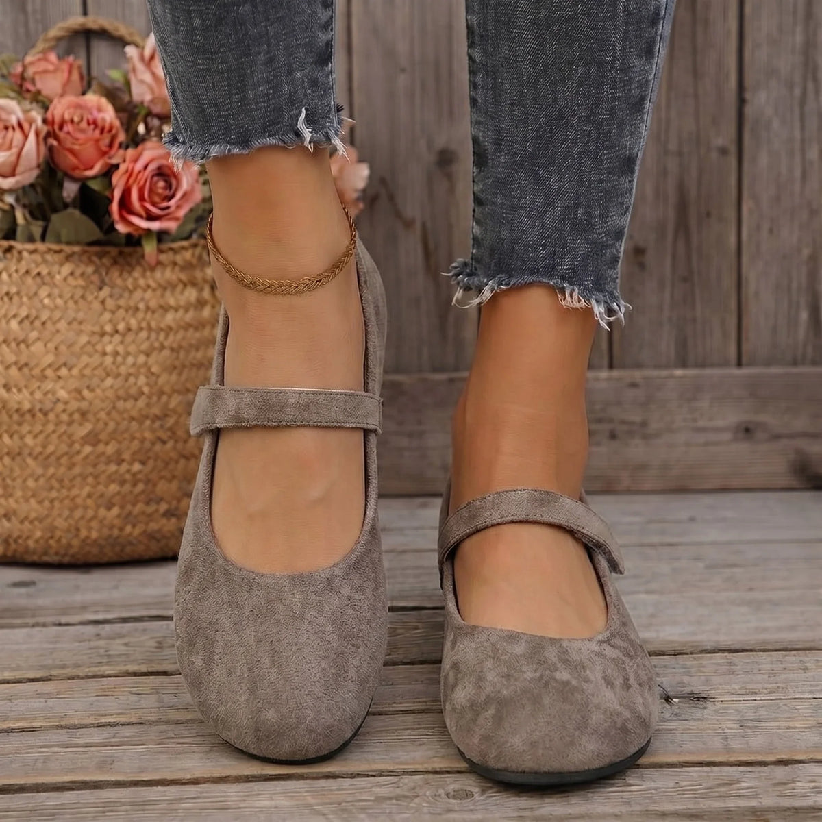 MOLLY | WIDE-FIT ORTHOPAEDIC MARY JANE SHOES