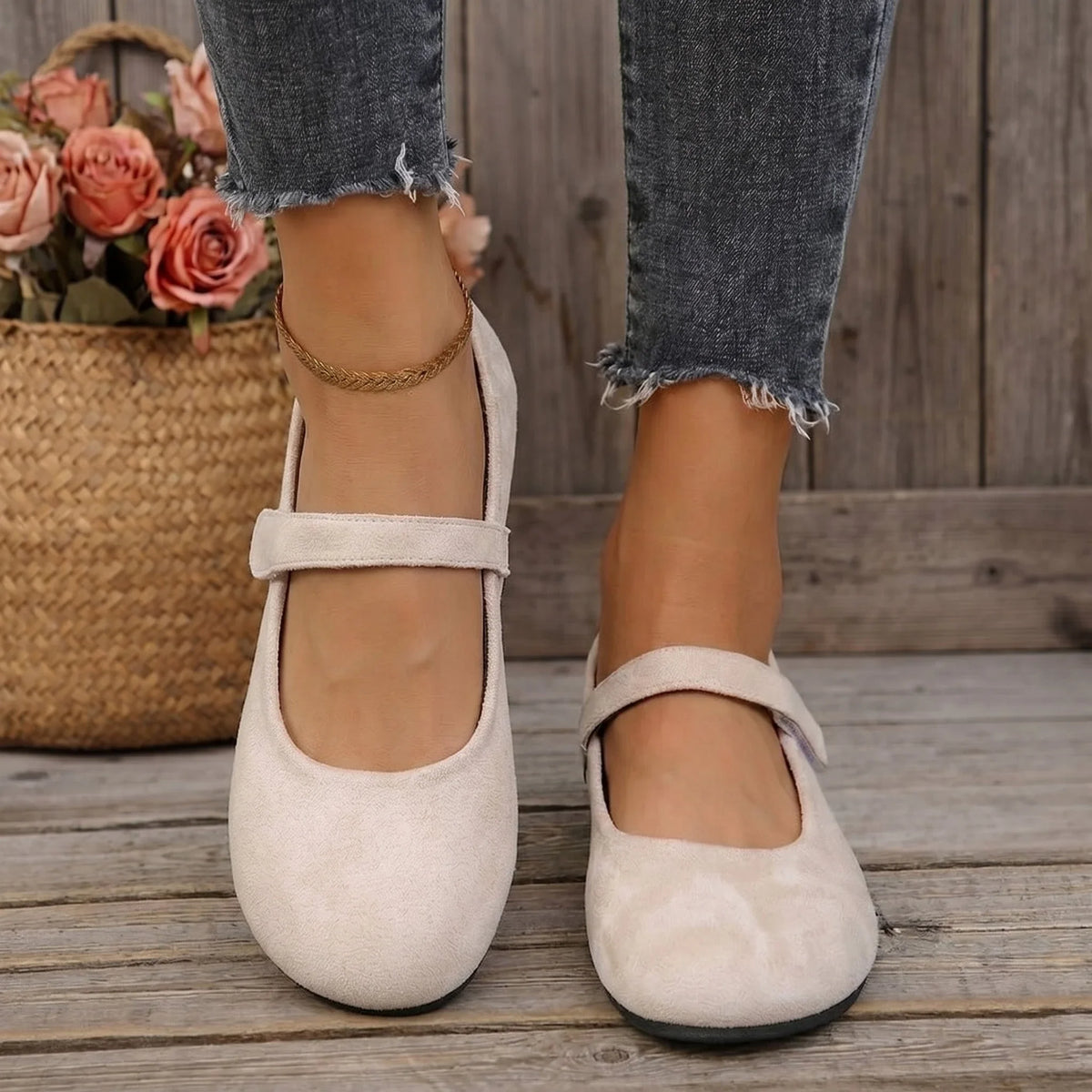 MOLLY | WIDE-FIT ORTHOPAEDIC MARY JANE SHOES