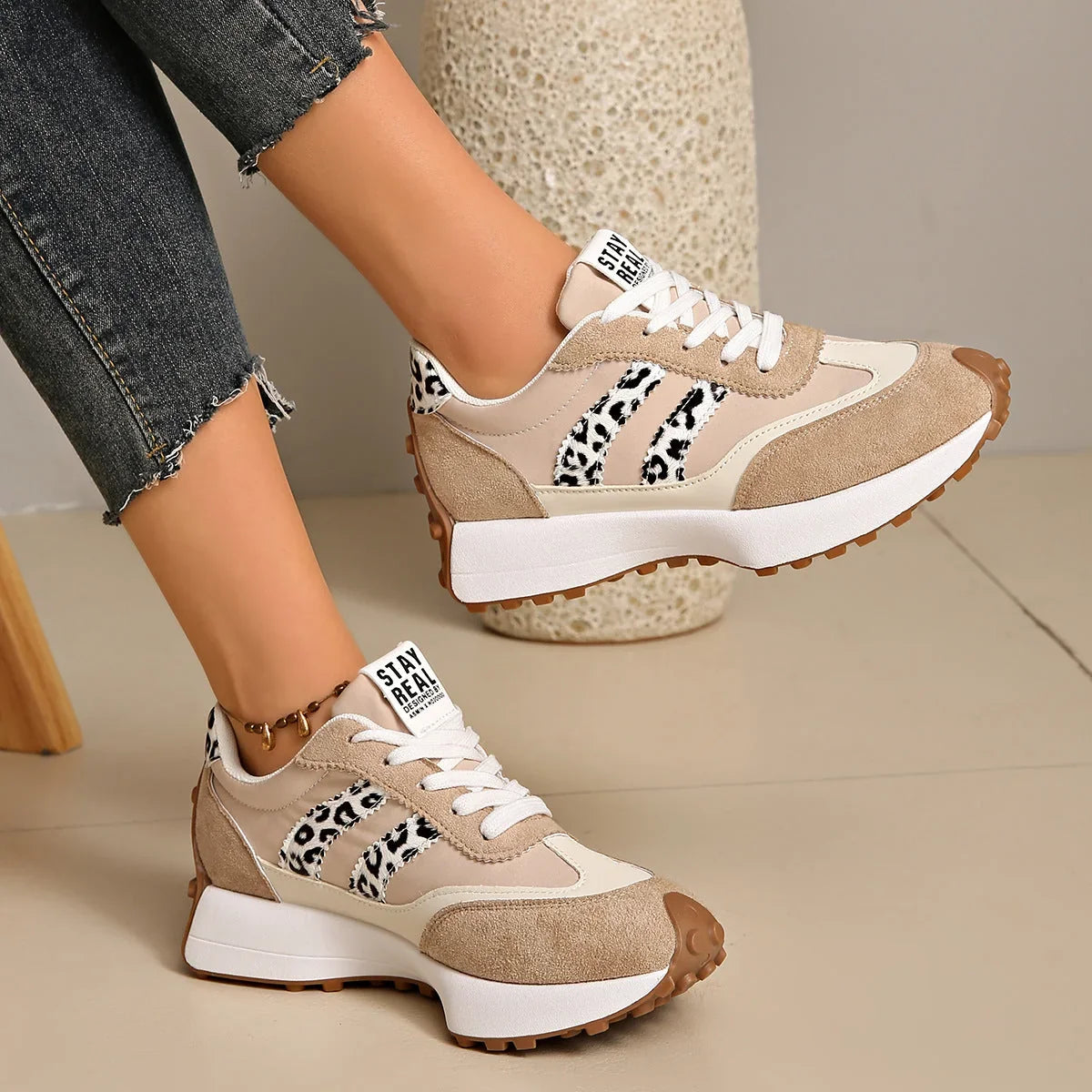 LISA ⎹ WOMEN’S ORTHOPEDIC TRAINERS