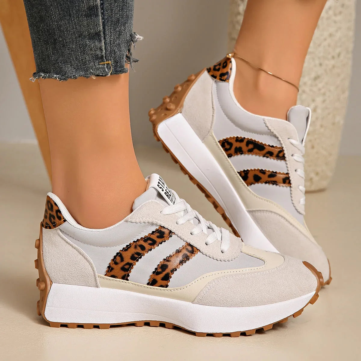 LISA ⎹ WOMEN’S ORTHOPEDIC TRAINERS
