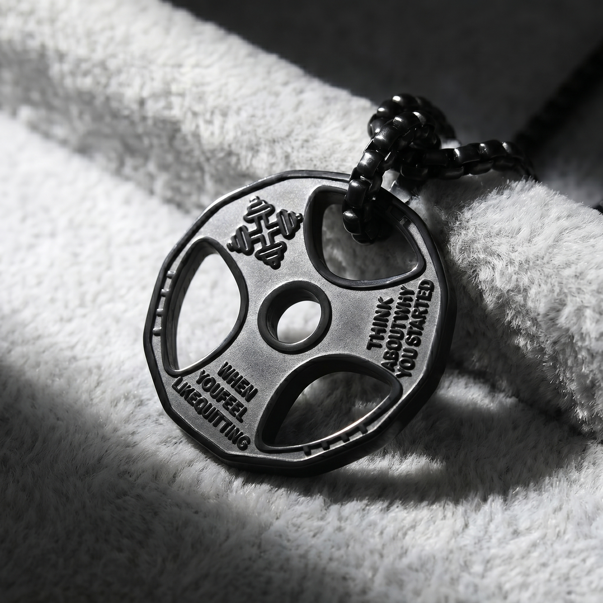 CHARLIE | POWER PLATE PENDANT NECKLACE