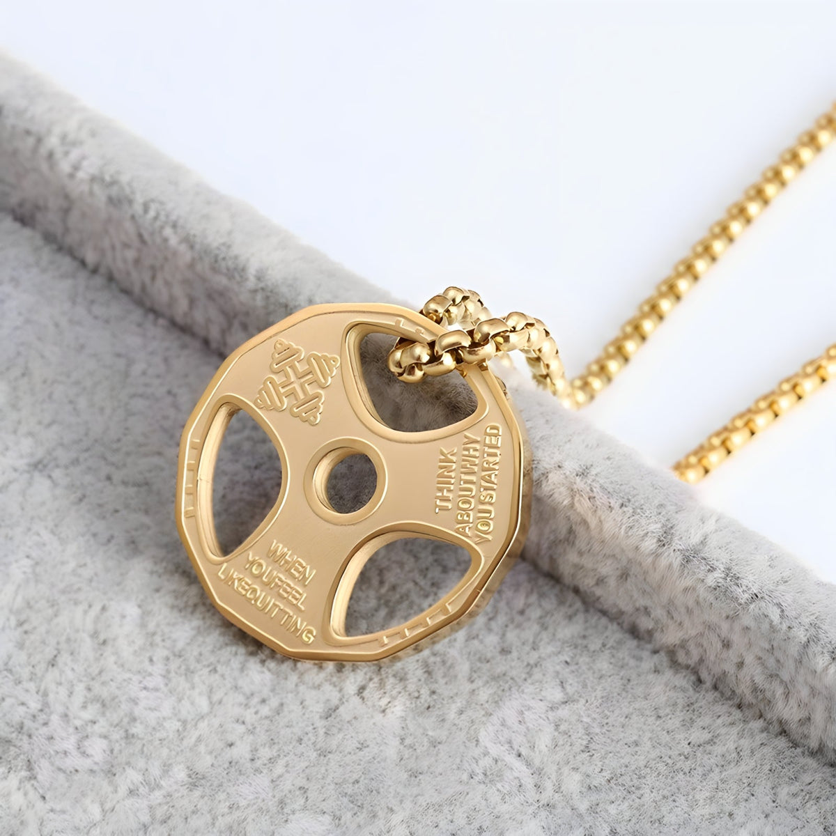 CHARLIE | POWER PLATE PENDANT NECKLACE