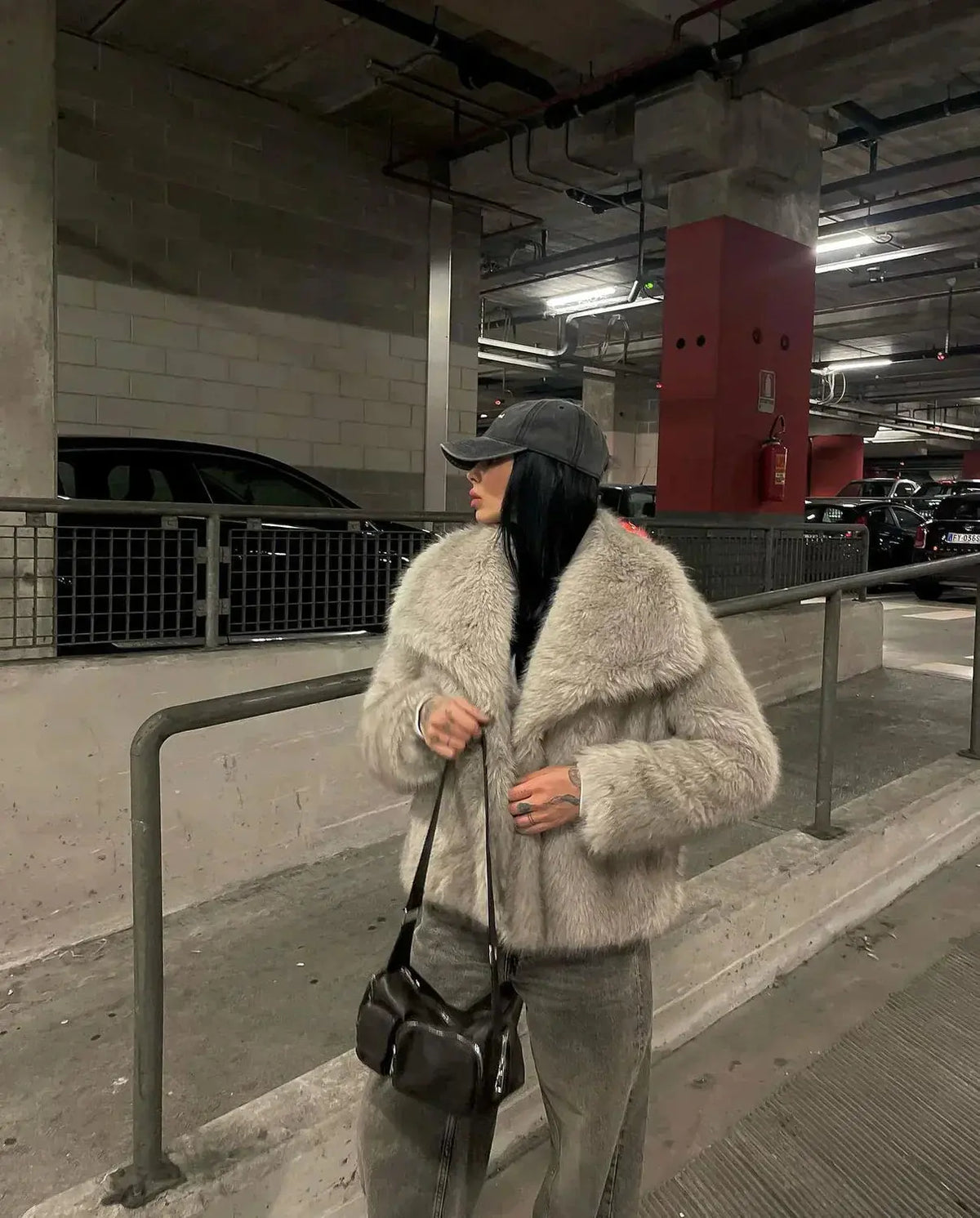 Women's Faux Fur Jacket with Collar and Long Sleeves